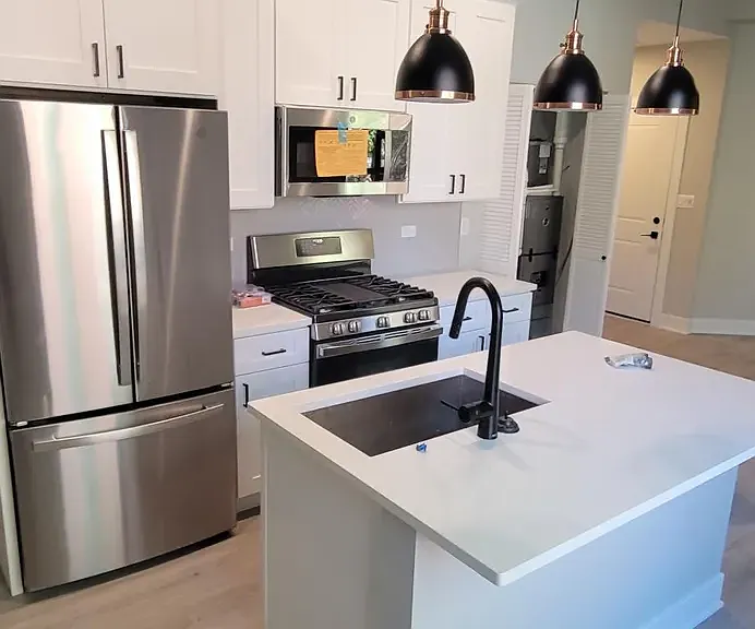 3611 N Greenview Ave #2 — Photo 4