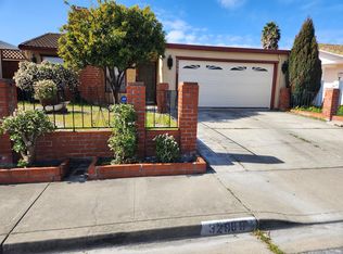 32989 Lake Mead Dr, Fremont, CA 94555