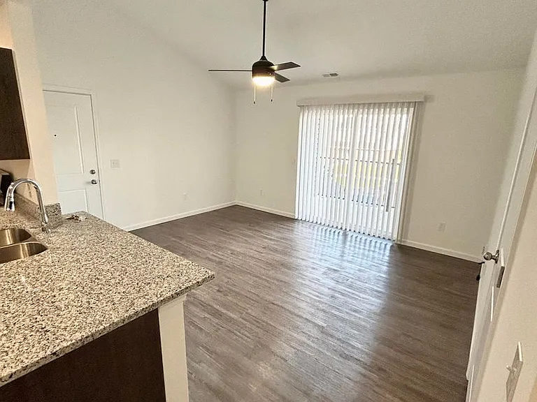 Sagamore Winds Apartments — Photo 62