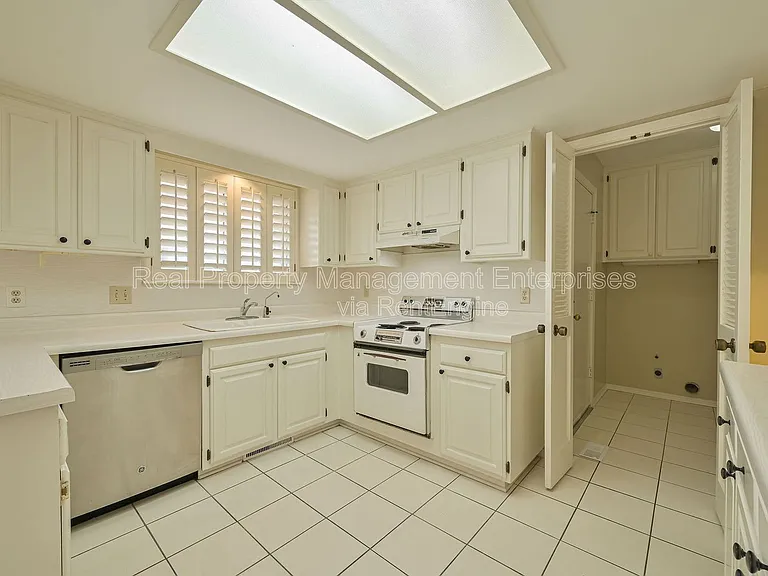 7016 Stonycreek Dr — Photo 8
