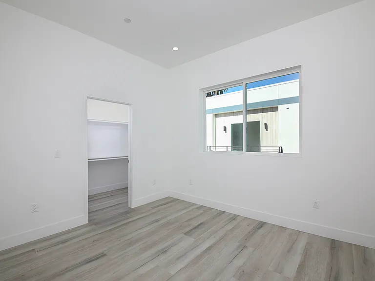 4550 W 18th St #4552-1/2 — Photo 8