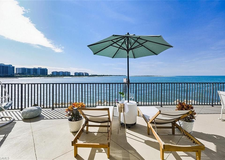 1st image of 601 La Peninsula BLVD #601