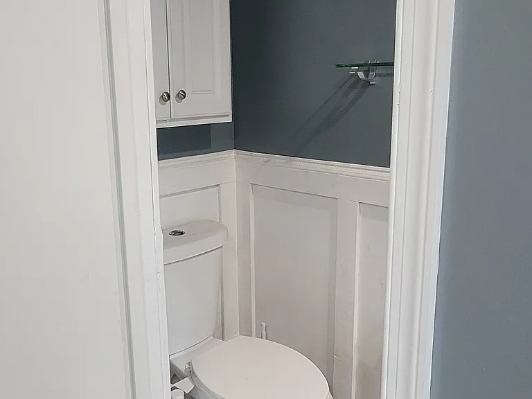 1/2 Bath