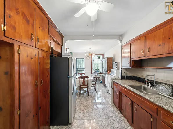 1226 East 51st Street image 18 of 29