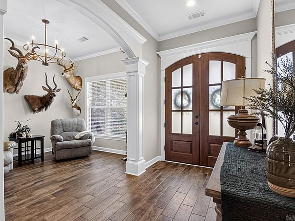 5th image of 820 Oak Forest Cir
