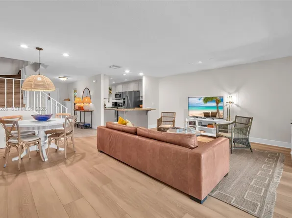 21698 Cypress Rd APT 44D, Boca Raton, FL 33433