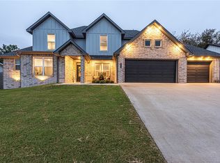 214 Mueller Way, Prairie Grove, AR 72753