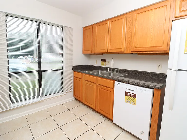 2124 Continental Ave — Photo 8