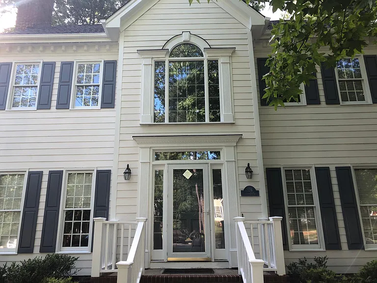 100 Landsdowne Ct — Photo 3