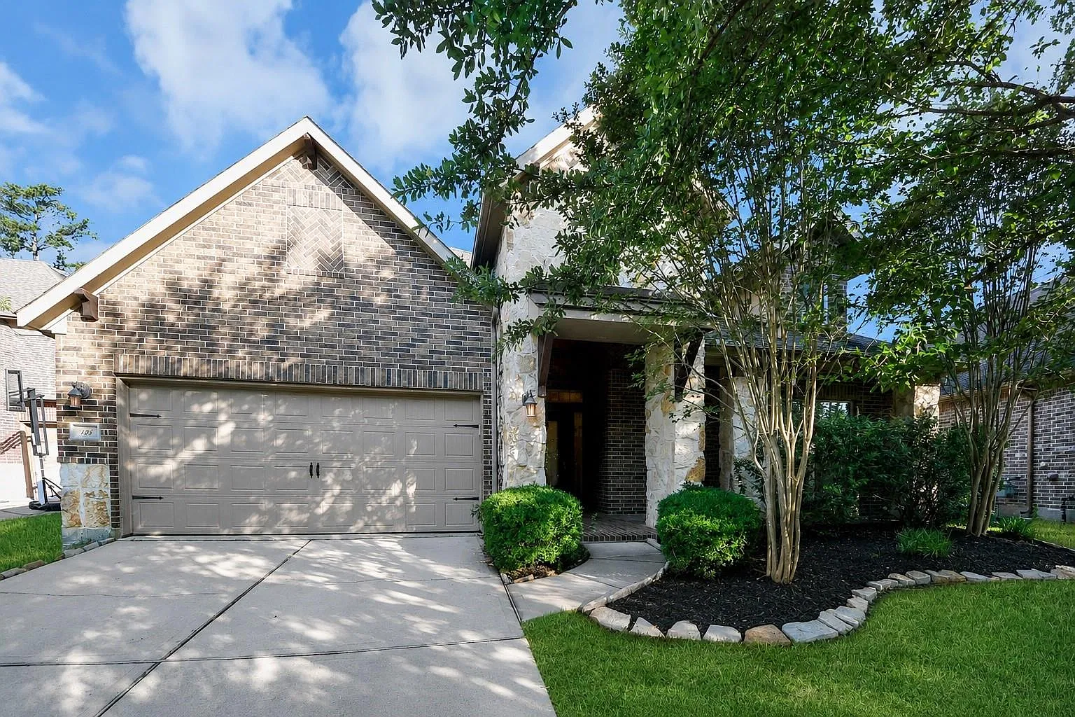 5 bed, 4.0 bath, 3214 sqft, $3,500 — Photo 1