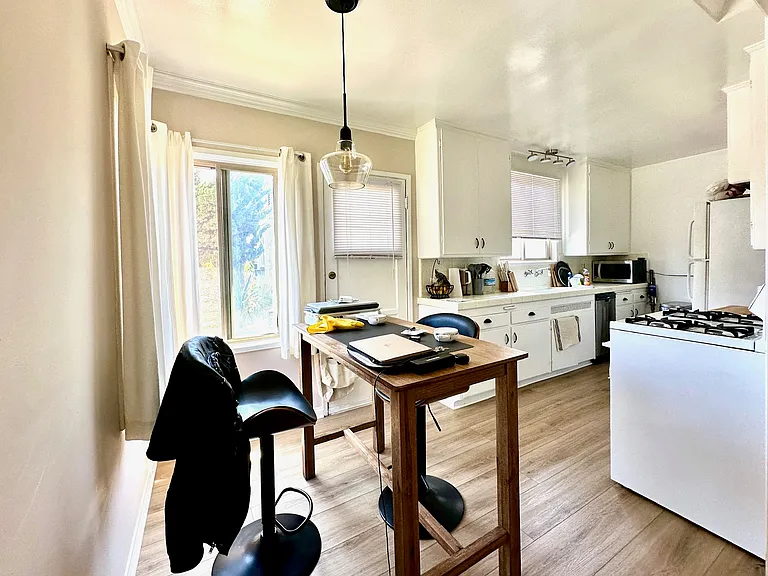 2125 Stewart St — Photo 19