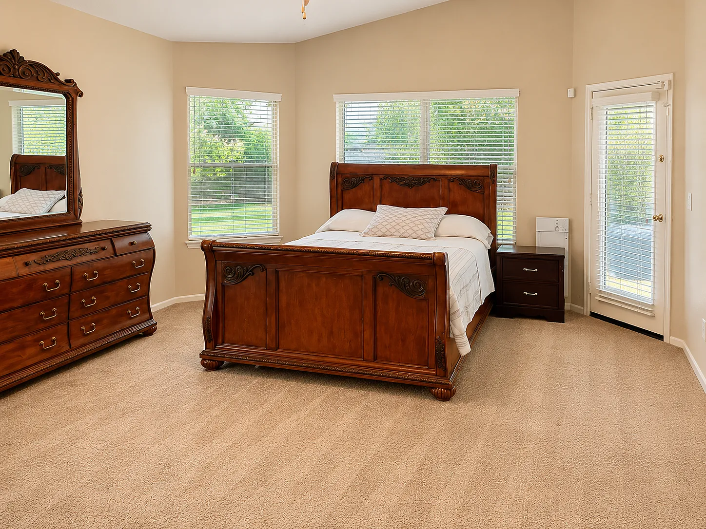 4 bed, 2279 sqft, $1,395 — Photo 1