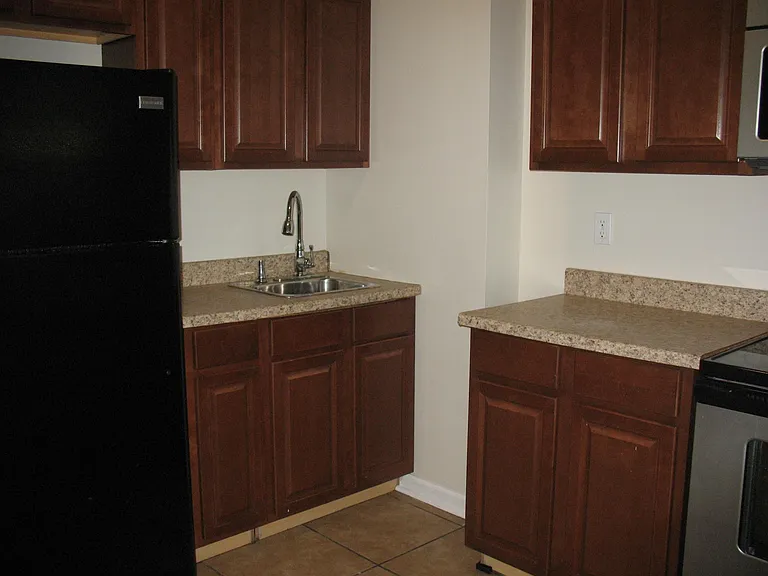 411 Rosecroft Ter — Photo 8
