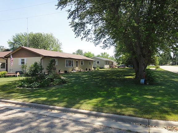 4th image of 112 8th Ave N