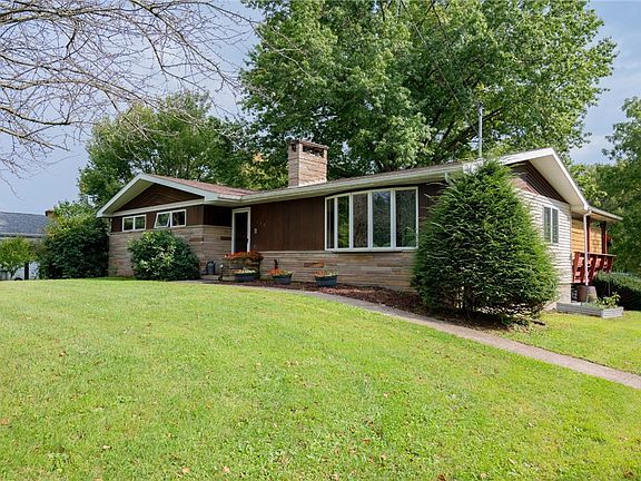 2nd image of 152 Oak Ridge Dr