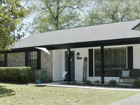 1009 McMillan Ave, Bay Minette, AL 36507