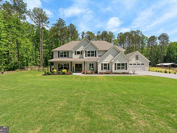 2nd image of 475 Paynes Lake Rd