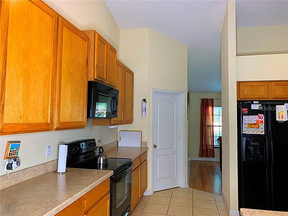 4th image of 1053 Natural Oaks Dr