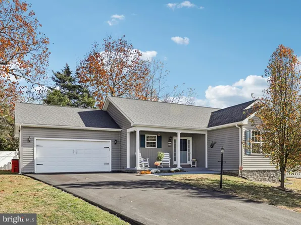 268 Shannon Ct, Inwood, WV 25428