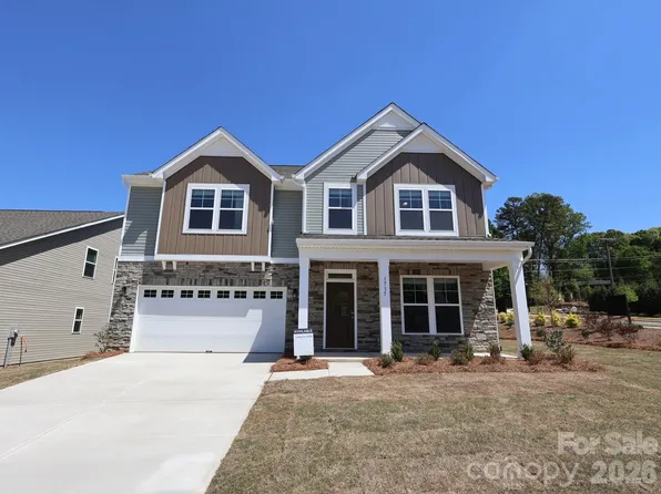 1735 Boulder Ridge Dr, Gastonia, NC 28052