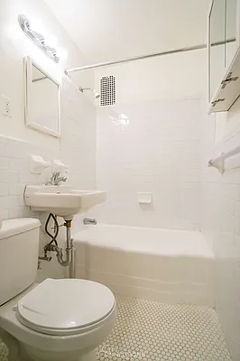 Rented by City Connections Realty | media 17