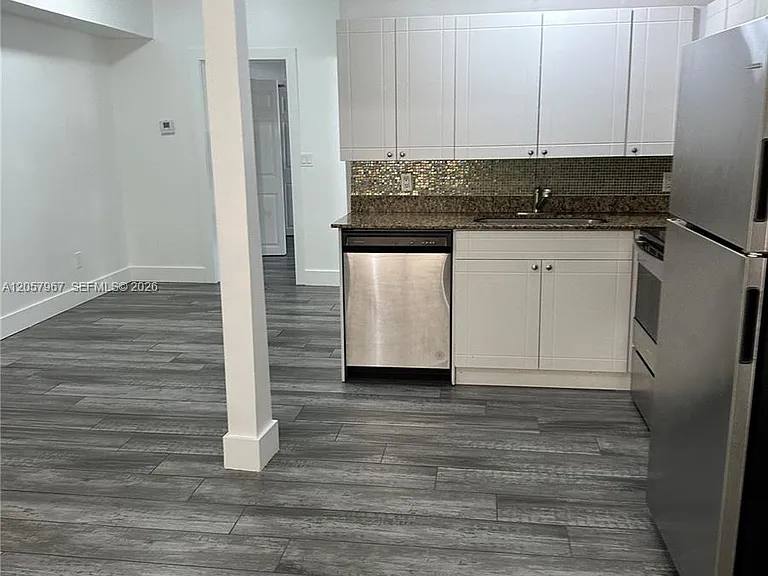 2500 NE 192nd St #6 — Photo 17