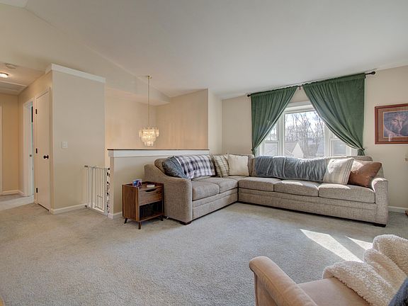 5th image of 4033 Woodchase Dr