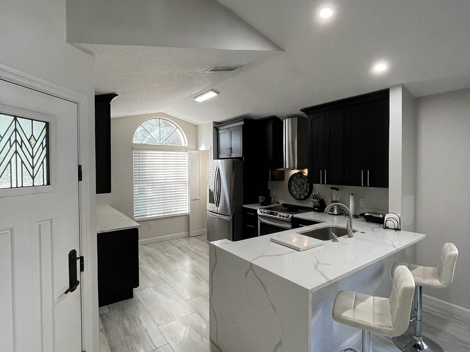 414 Morning Glory Dr — Photo 1