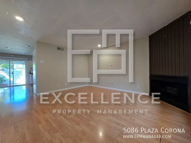5086 Plaza Corona — Photo 3