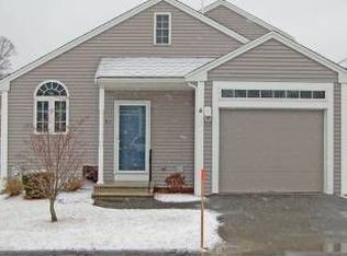 101 Village Ln, Bellingham, MA 02019