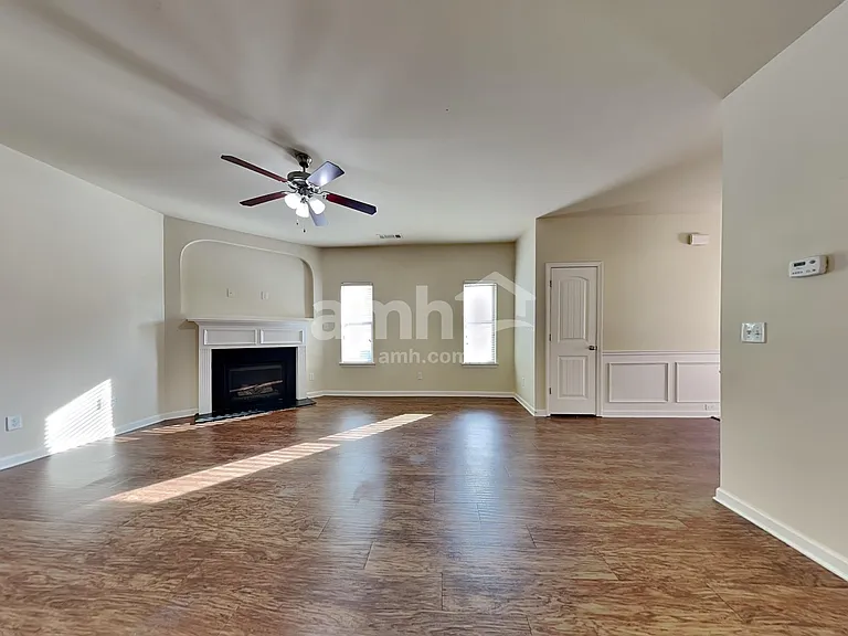 1470 Rose Terrace Cir — Photo 8