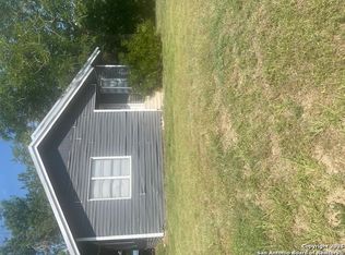 710 Nhelena, Runge, TX 78151