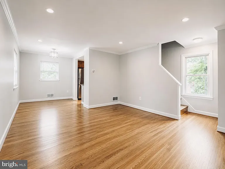 2500 Lake Ave — Photo 7