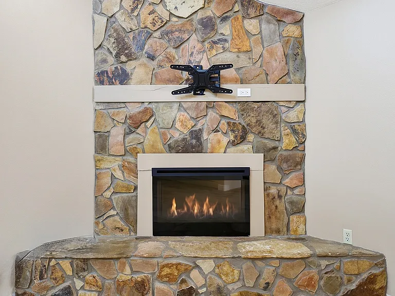 11206 Longwood Ct — Photo 9