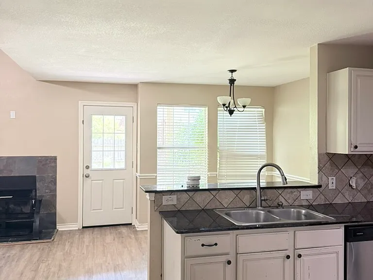 12604 Oceanside Dr — Photo 3