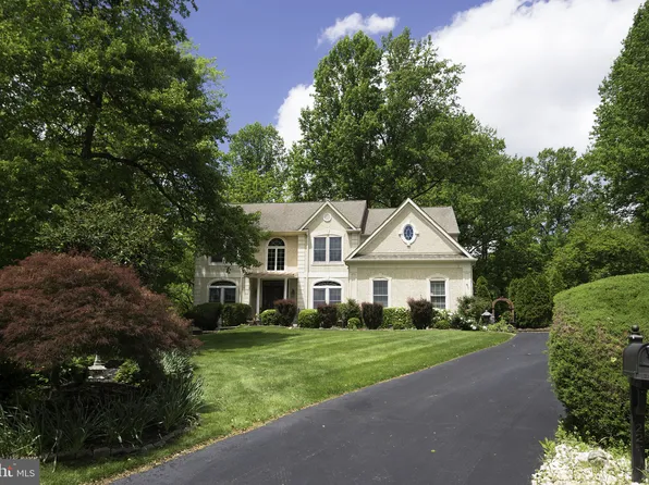 22 Taylors Mill Ln, Wilmington, DE 19808