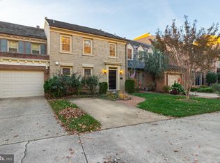 2350 S Queen St, Arlington, VA 22202