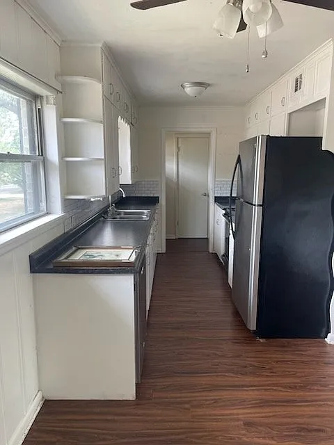 3 bed, 2164 sqft, $1,500 — Photo 2