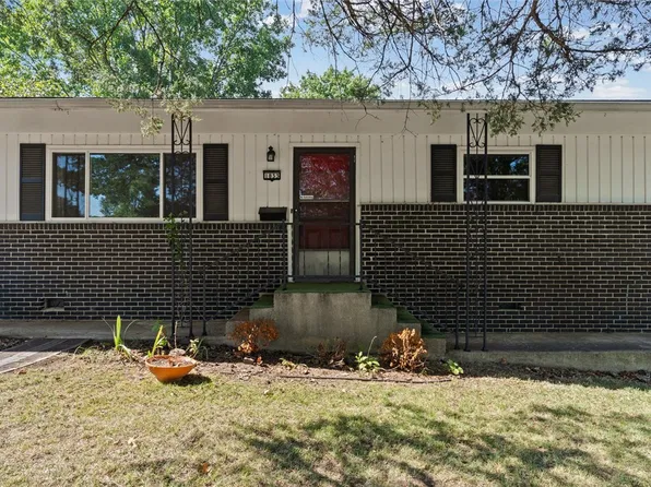 1833 N Woodland Ave, Fayetteville, AR 72703