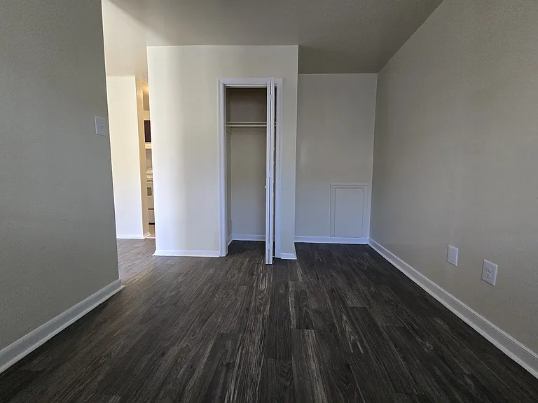 1814 Williamsburg Rd #10 — Photo 10