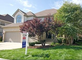 804 Shannon Lake Ct, Westmont, IL