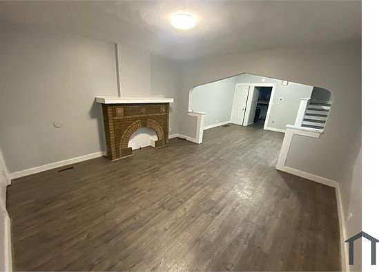 1st image of 2613 Hoover Ave #2613