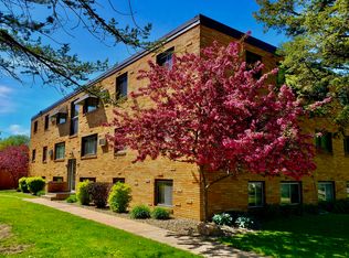 1399 Hazelwood St APT 7, Saint Paul, MN 55106