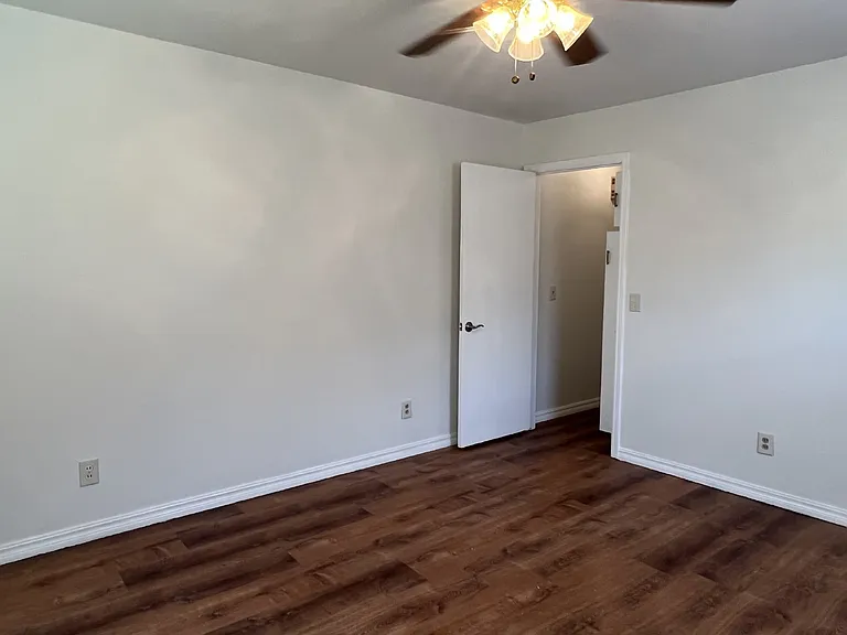 2507 NW 44th St — Photo 10