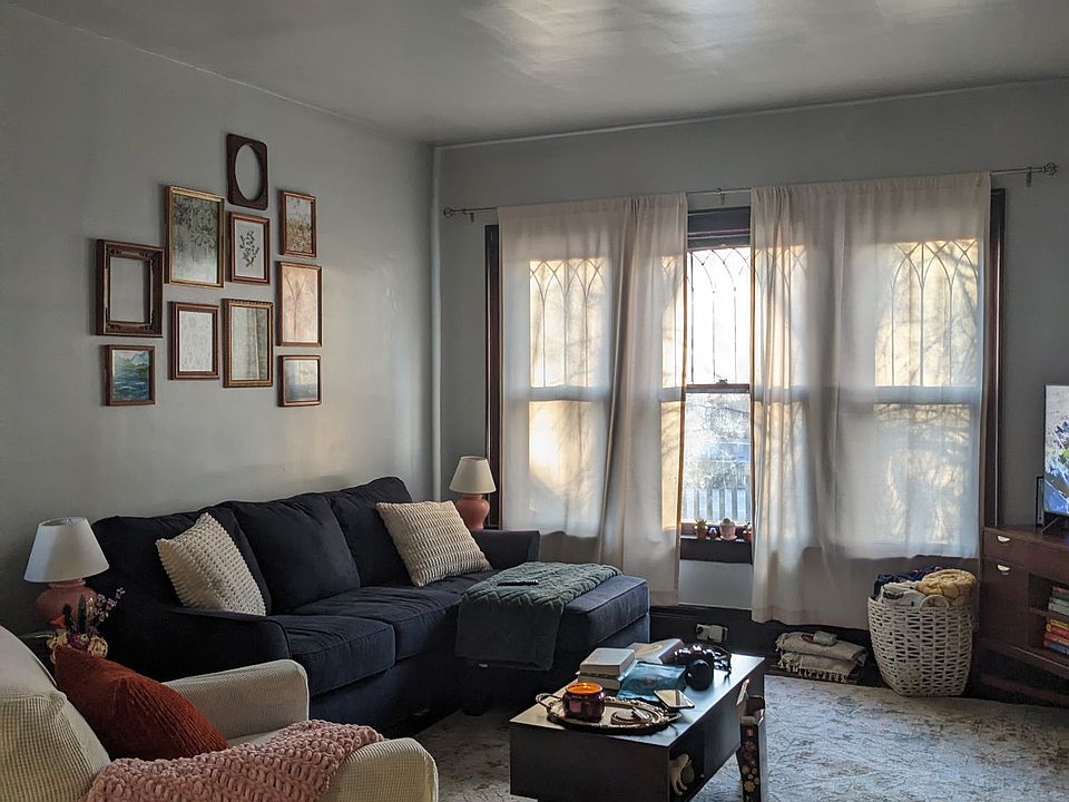 1st image of 299 Richmond Ave #1