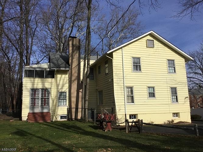 2nd image of 15 Hutton Ave