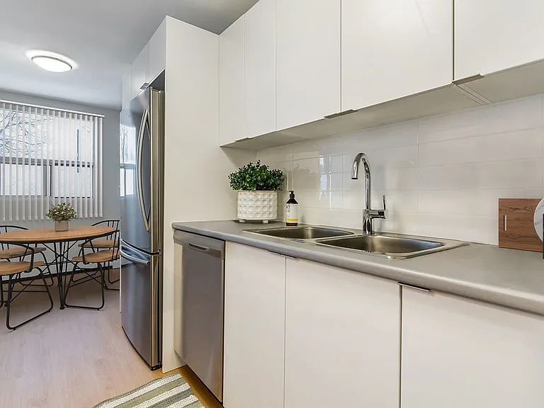 485 Castlegrove Blvd — Photo 3
