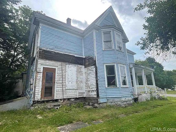 2nd image of 411 Cherry St