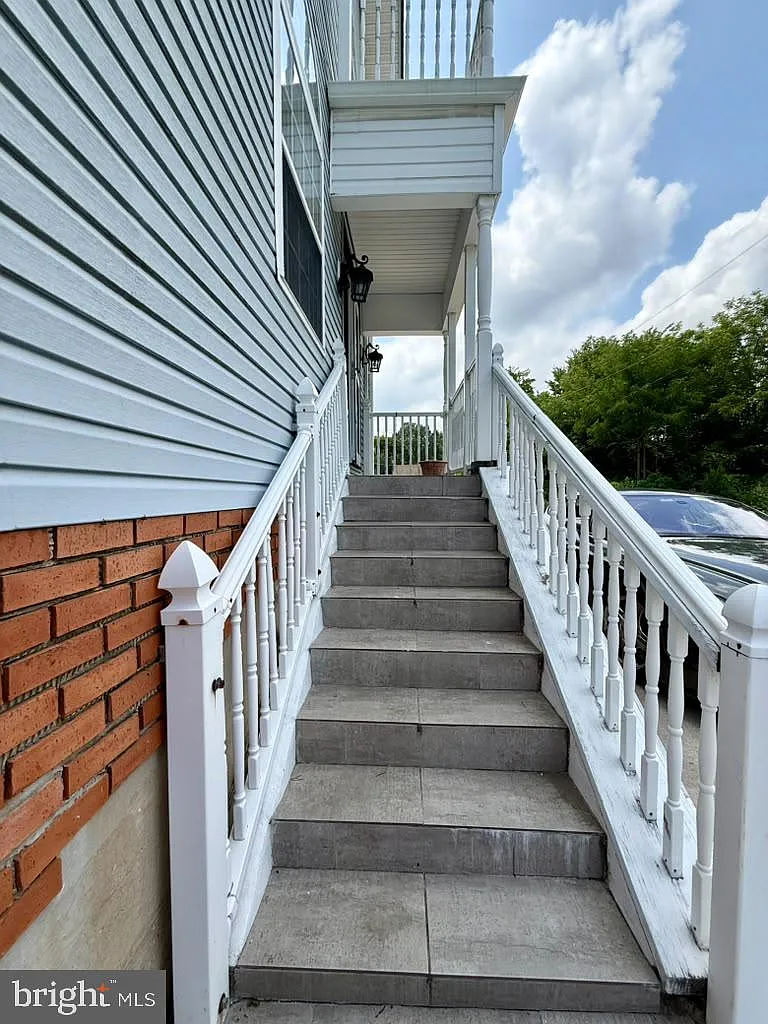 3 bed, 3.0 bath, 2800 sqft, $2,995 — Photo 4