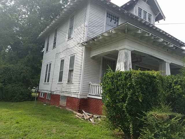 2nd image of 215 N Virginia St